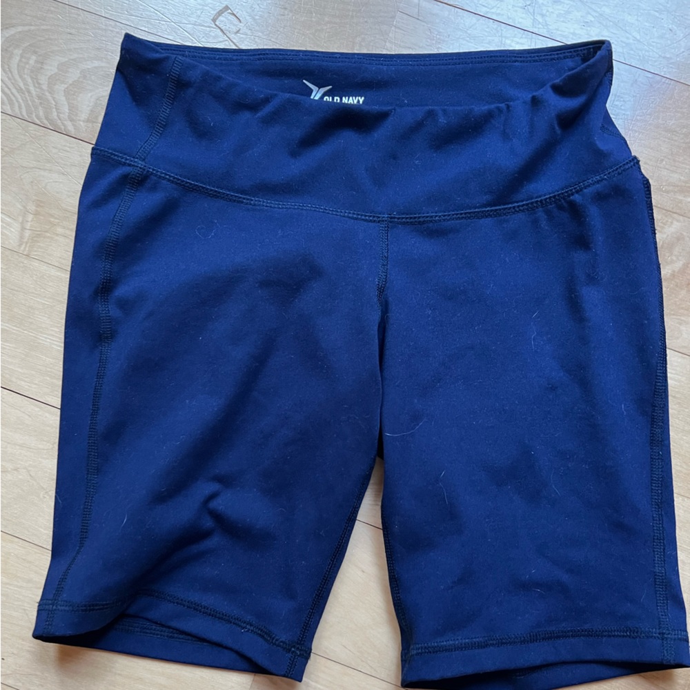 Old Navy active wear, workout shorts. Size small. Great condition.